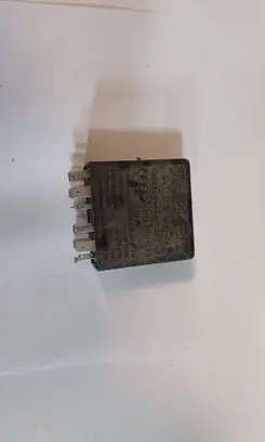 Audi A6 S6 C4 4A Light relay 5KG00656804 4B0919471