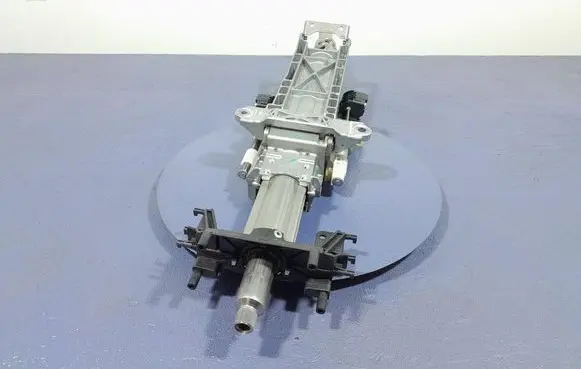 BMW M5 Steering wheel axle 6894882