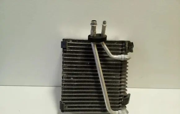 Volkswagen Amarok Air conditioning (A/C) radiator (interior) 7L0820102AA