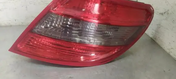 Mercedes-Benz C W204 Rear/tail lights 2049068602