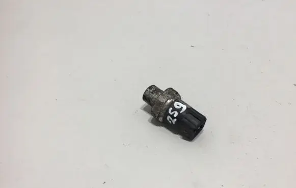 Volkswagen PASSAT B5 Air conditioning (A/C) pressure sensor 8D0959482B
