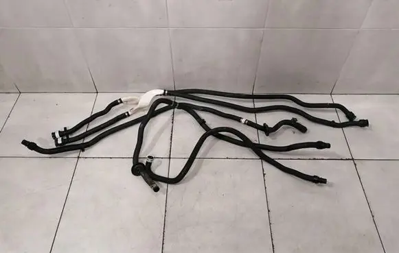 Tesla Model X Engine coolant pipe/hose 104152600G 104814900E