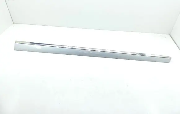 Mercedes-Benz ML W164 Front door trim (molding) A1646905262