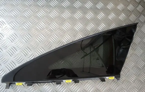 Mercedes-Benz CLA C117 X117 W117 Front triangle window/glass 19ROK