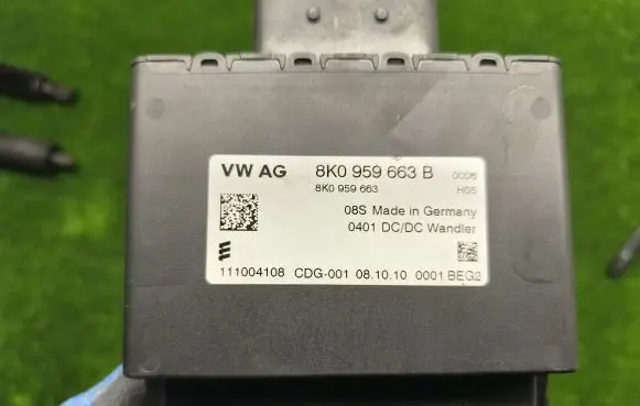 Audi A7 S7 4G Voltage converter/converter module 8K0959663B 8K0959663