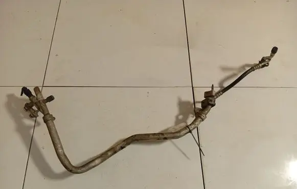 Ford Focus Air conditioning (A/C) pipe/hose
