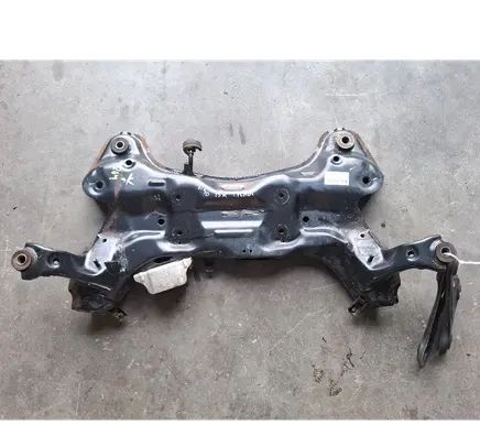 Hyundai i40 Front subframe 624013Z750