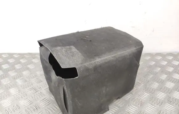 Volkswagen PASSAT B8 Battery box tray 5Q0915411H