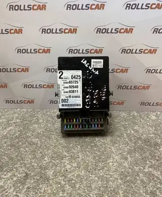 Renault Laguna II Fuse module 8200292640 8200365725 8200283811