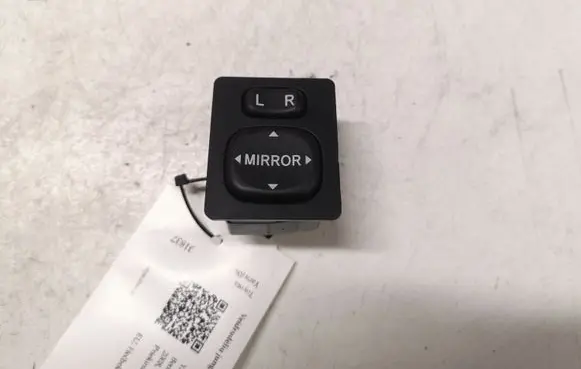 Toyota Yaris Wing mirror switch 183574