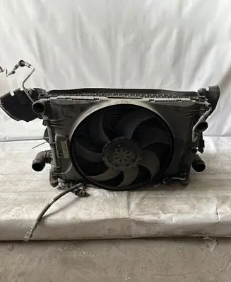 Mercedes-Benz CLS C218 X218 Transmission/gearbox oil cooler A2045001201 12526976