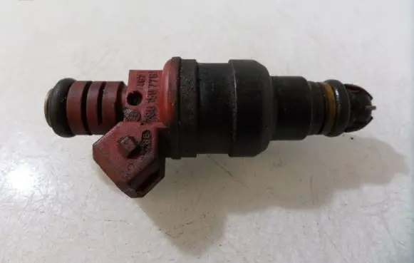BMW 7 E38 Fuel injector 280150778