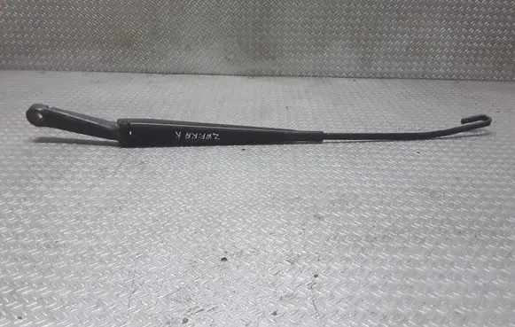 Opel Zafira A Front wiper blade arm 90582557