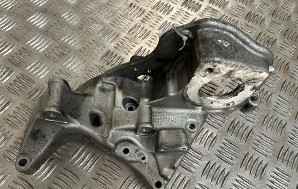 Volvo XC60 Fuel pump bracket 31480996