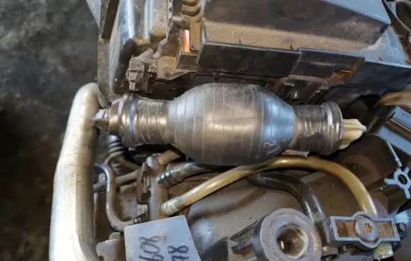 Peugeot 206 Mechanical fuel pump 