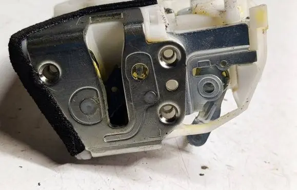 Suzuki SX4 S-Cross Rear door lock 8230261MB0S4 8230261MB0