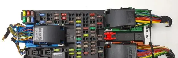 Land Rover Discovery Sport Fuse box set FK72-14F041-AC