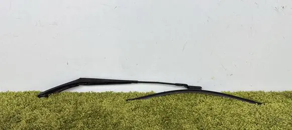 Opel Astra J Front wiper blade arm 97036203