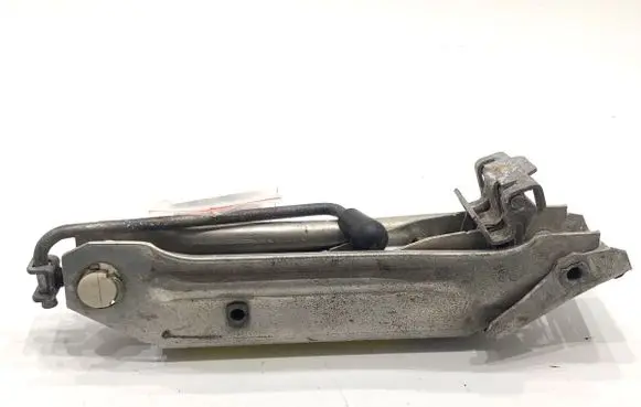Volkswagen PASSAT B6 Other under body part 8L0011031A