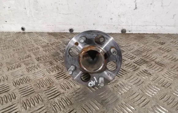 Hyundai i10 Rear wheel hub 527501G