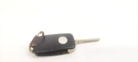Volkswagen Touran I Ignition key/card 