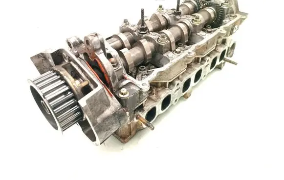 Saab 9-5 Engine head 