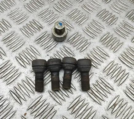 BMW 6 F12 F13 Anti-theft wheel nuts and lock 2453961