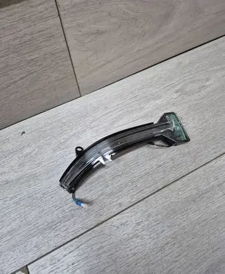 BMW 5 F10 F11 Mirror indicator light E0169101