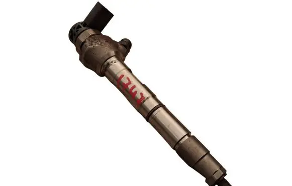 Volkswagen PASSAT B8 Fuel injector 0445110469