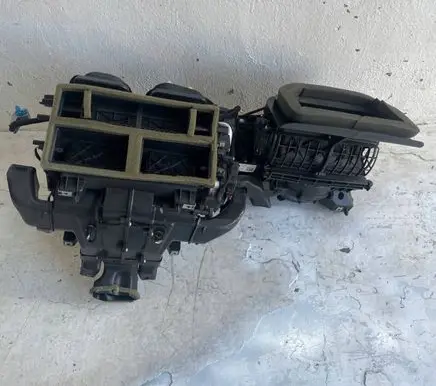 Jeep Wrangler Interior heater climate box assembly housing 68312947AB