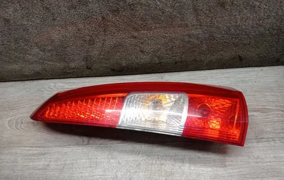 Volvo V70 Rear/tail lights 160986