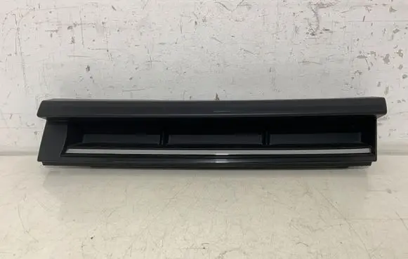 Volkswagen PASSAT B9 Front bumper upper radiator grill 3J0853711