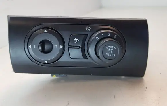 Chevrolet Captiva Wing mirror switch