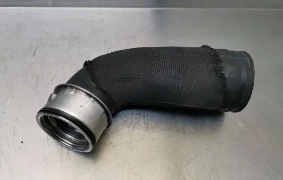 Volkswagen Polo IV 9N3 Intercooler hose/pipe