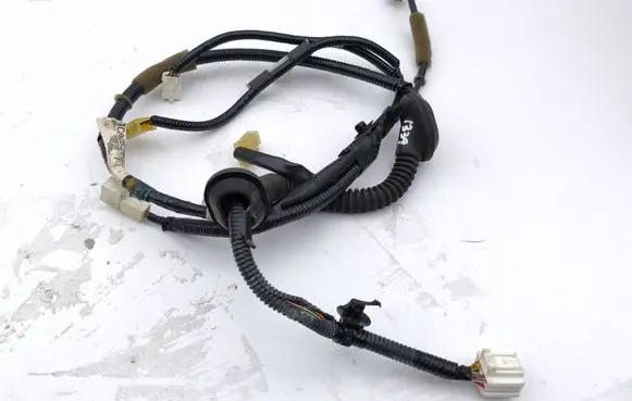 Subaru BRZ Tailgate/trunk wiring harness 81811CA052
