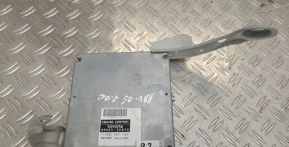 Toyota RAV 4 (XA20) Engine control unit/module 8966142A10