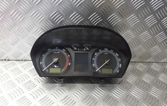 Skoda Fabia Mk1 (6Y) Speedometer (instrument cluster) 6Y0920883L