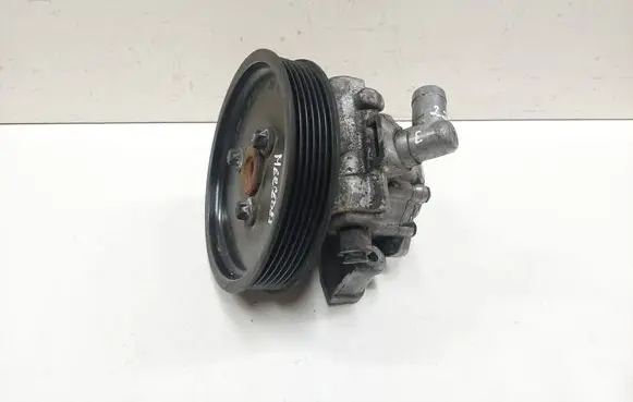 Mercedes-Benz E W211 Power steering pump A6112300115