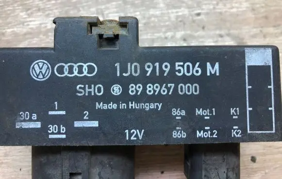 Volkswagen Polo IV 9N3 Coolant fan relay 1J0919506M