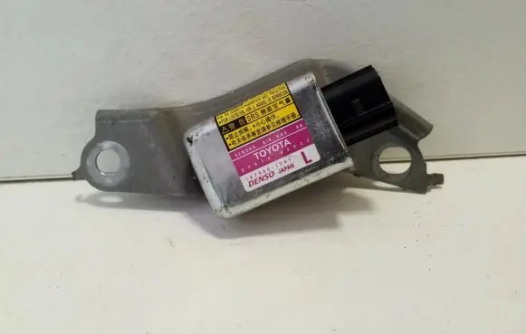 Lexus RX 330 - 350 - 400H Airbag deployment crash/impact sensor 8983448020 1879001741