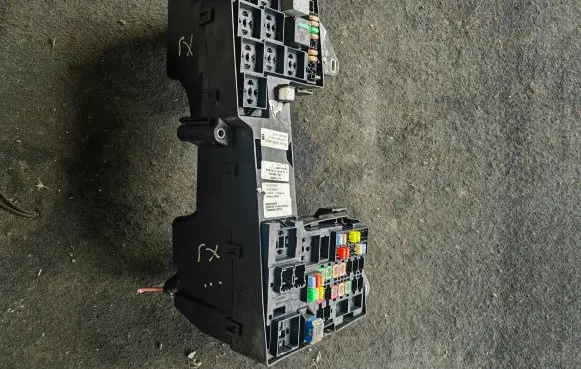 Jaguar XF X250 Fuse module AX2314290AGA