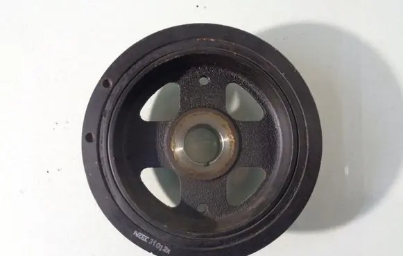 Toyota Auris E180 Crankshaft pulley 31012K