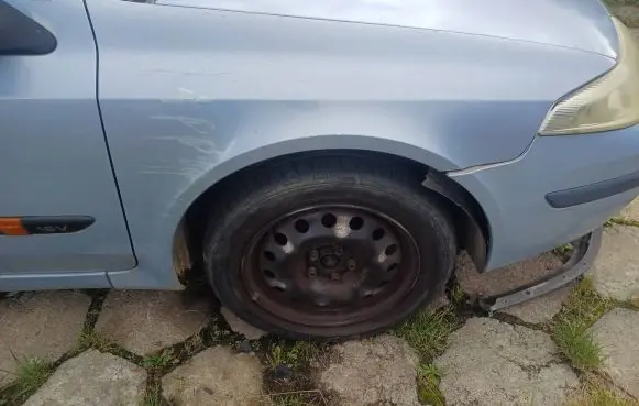 Renault Laguna II Fender