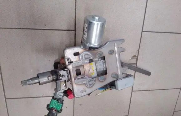 Renault Twingo II Steering rack electric part 8201046040 6900002119