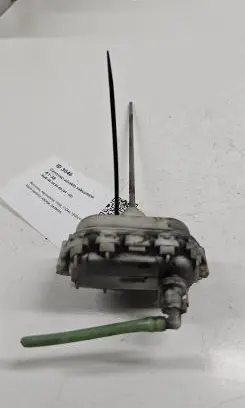 Audi A4 S4 B5 8D Central locking vacuum pump 862153