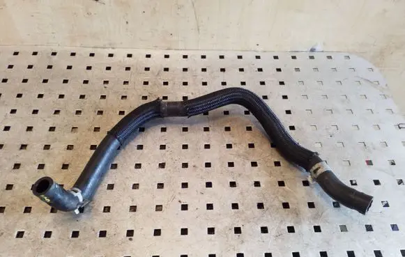 Engine coolant pipe/hose