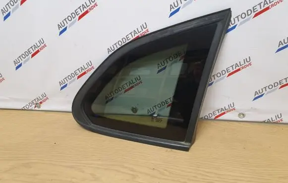 BMW X1 E84 Rear side window 2991374 2990330