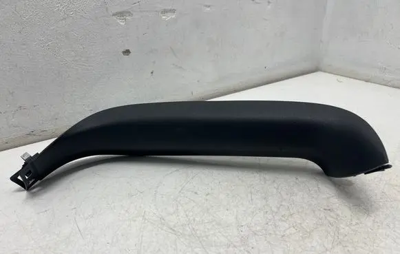 Volkswagen Touran III Tailgate/trunk side cover trim 5TA867704B