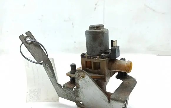 Mercedes-Benz Vito Viano W639 Coolant heater control valve 0018300684 A0018300684