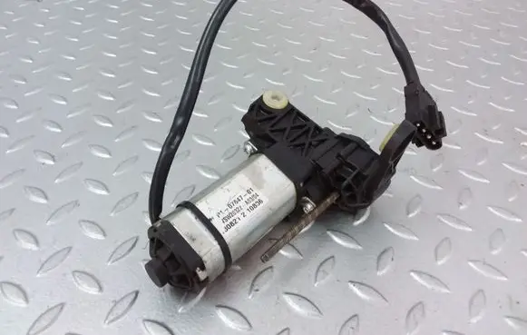 BMW 5 F10 F11 Steering column adjust motor 6787926